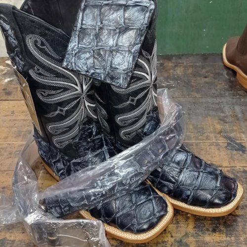 Bota en piel de piraruco